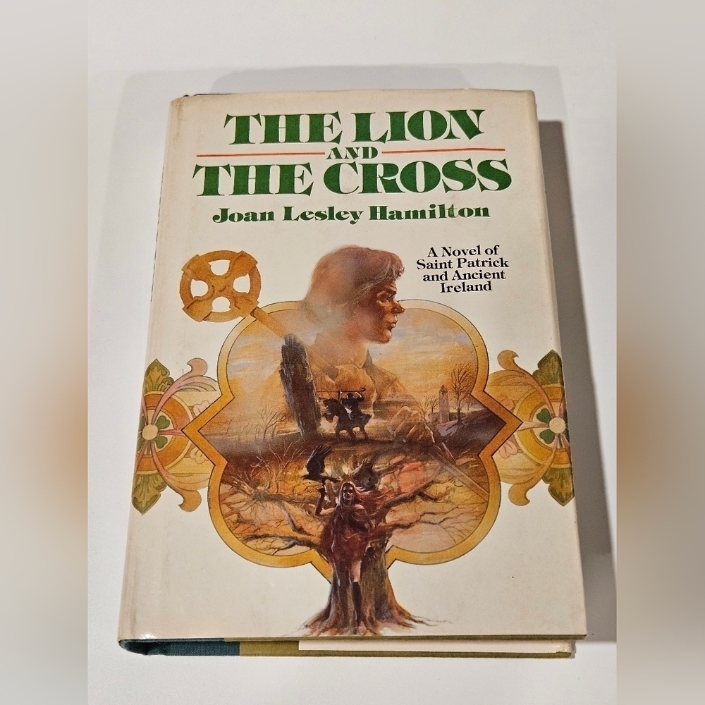 THE LION AND THE CROSS Joan Lesley Hamilton First Edition 1979 HC/DJ